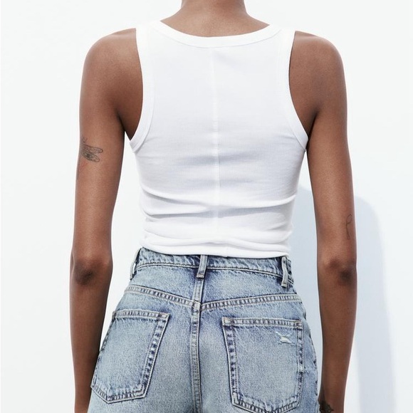 Zara High Waisted Denim Distressed Shorts - Picture 4 of 13